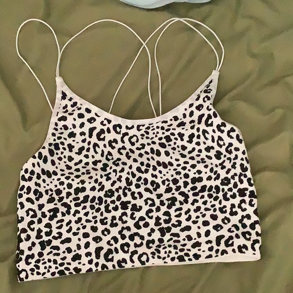 Black and white cheetah print crop top